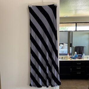 Max Studio Black and White Diagonal Stripe Maxi Skirt